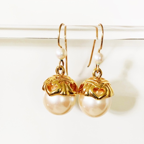 Jewelry - Gold Tone Pearl Dangle Drop Heart Earrings